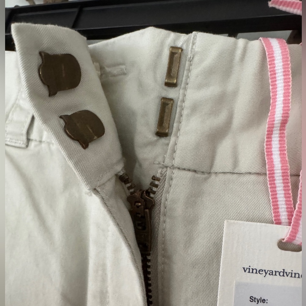 Vineyard Vines Dayboat Classic Khaki shorts size 10 NWT! - Picture 3 of 9